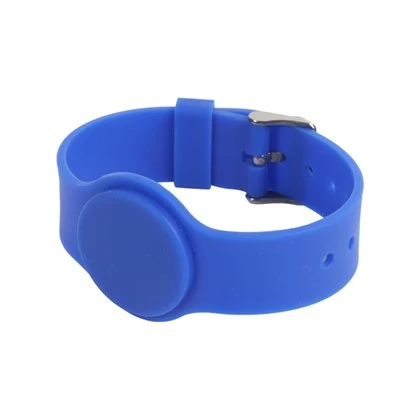 Opakovaně použitelné náramky RFID
